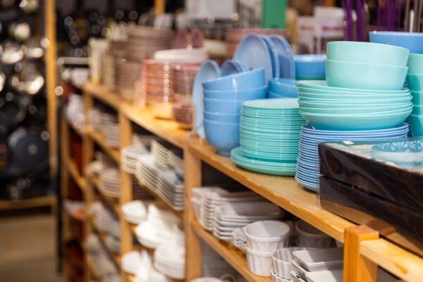 Closeup,Of,Variety,Dishes,,Bowls,And,Other,Goods,For,Kitchen