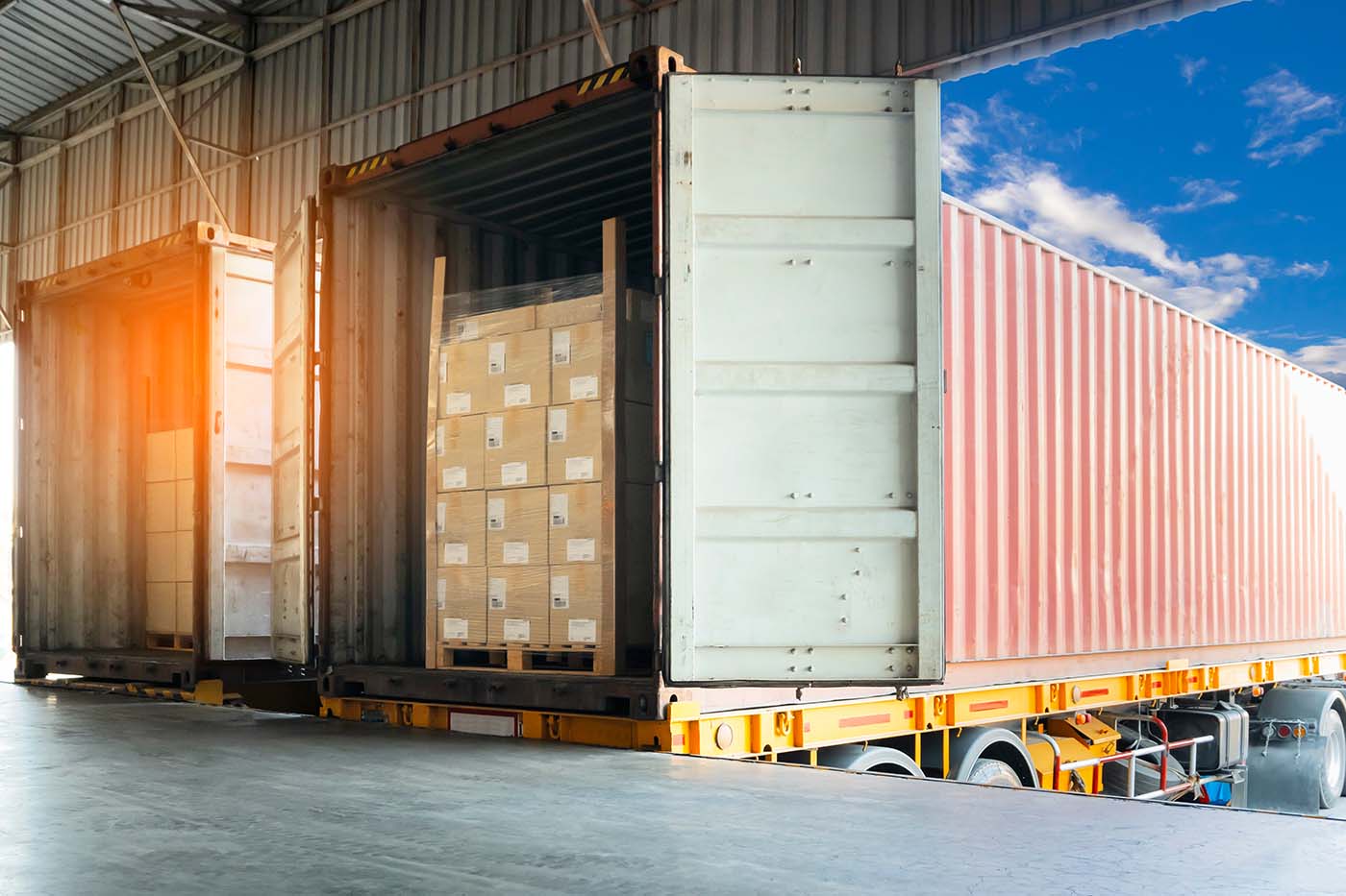 Cargo,Shipment,Loading,For,Truck.,Road,Freight,Truck,Transportation.,Interior